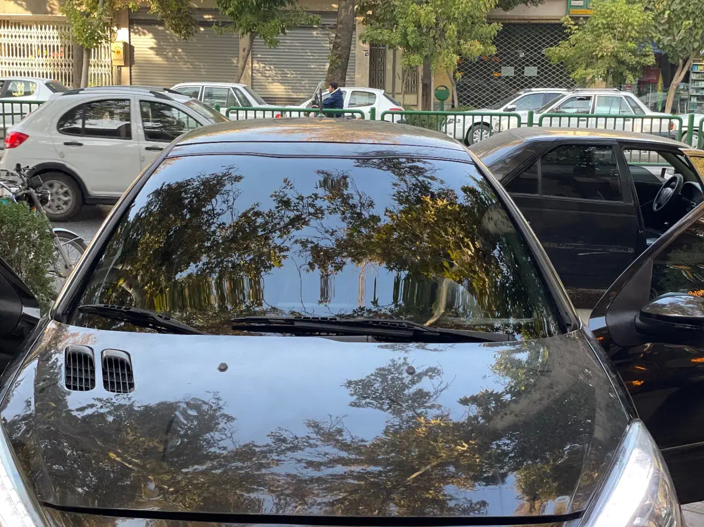 شیشه دودی نصب در محل با ضمانت|خدمات موتور و ماشین|اصفهان, میرعماد|دیوار