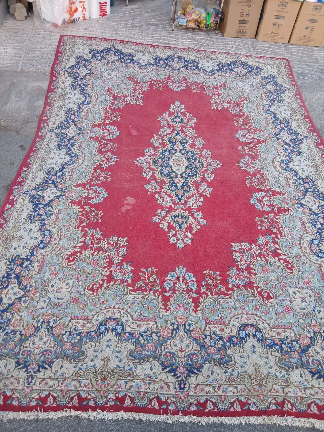 فرش دستباف کرمانی|فرش|شیراز, میرزاکوچک خان|دیوار