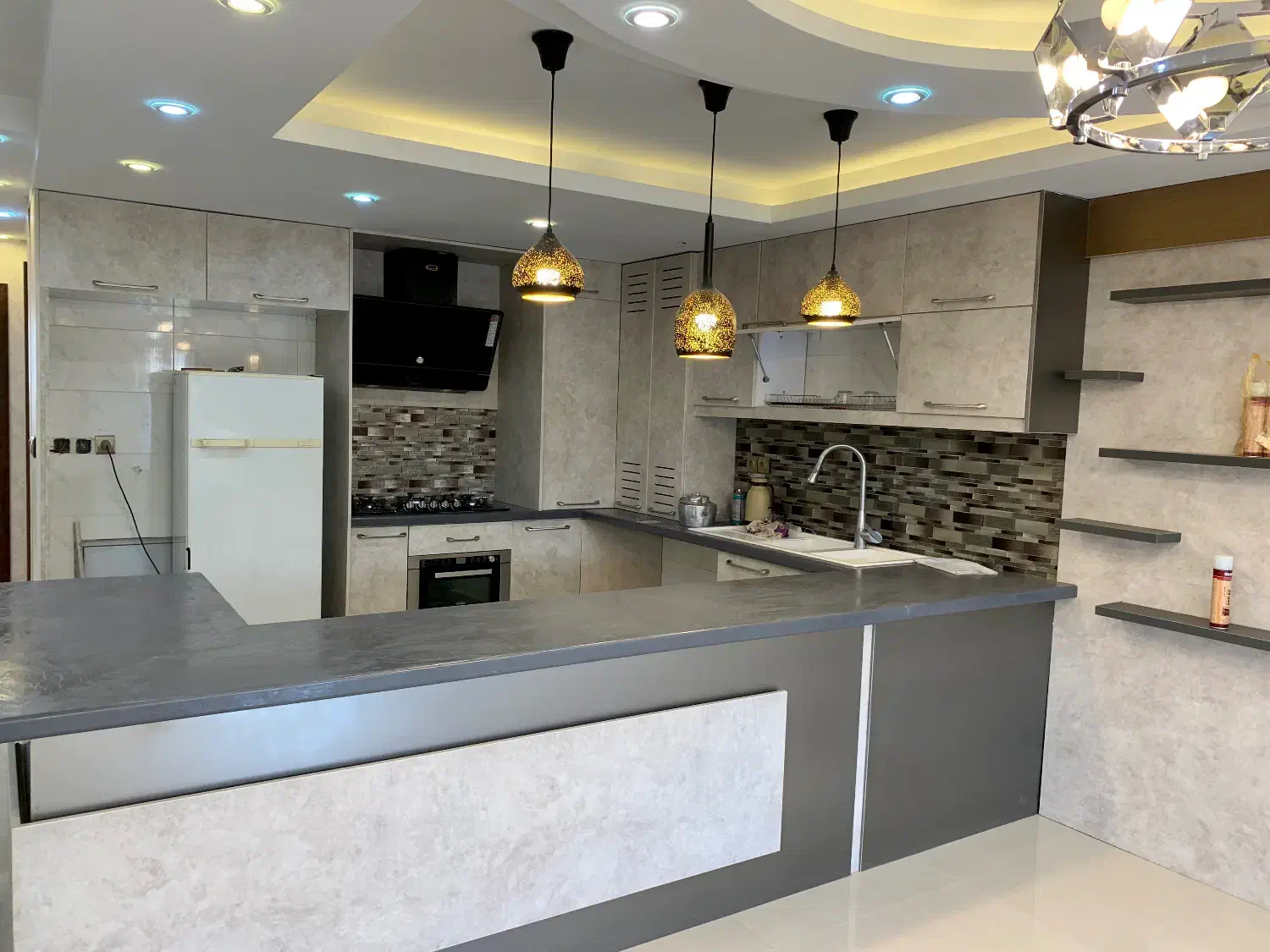 ۲خواب ۱۲۵متر تمیز و مرتب در تاپ لوکیشن شیمی گیاه|اجارهٔ آپارتمان|شیراز, شیمی گیاه|دیوار