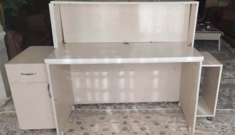 گیشه فروشگاهی بسیار شیک و تمیز|فروشگاه و مغازه|سیرجان, |دیوار