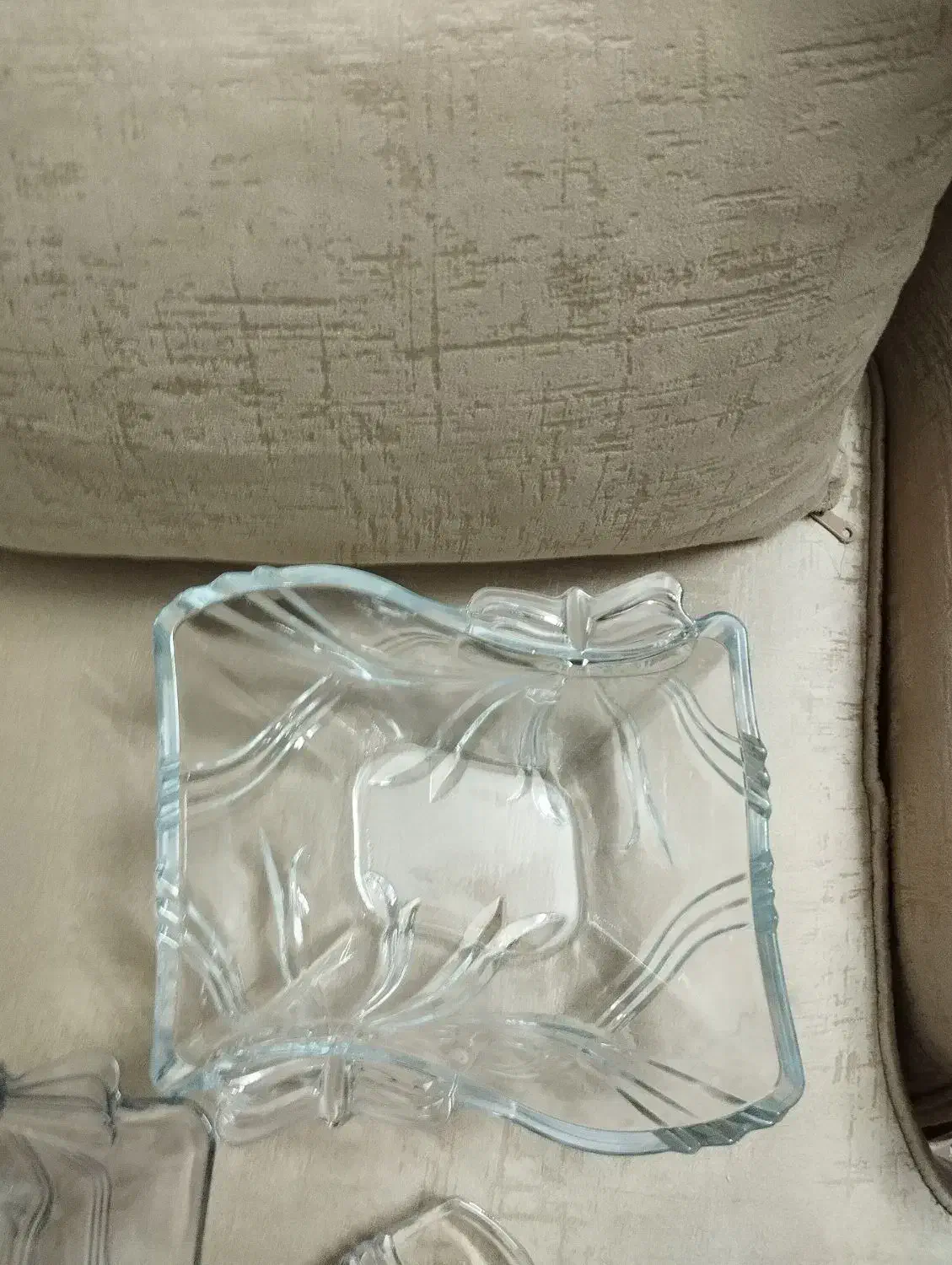 سرویس پذیرایی بلور|ظروف سرو و پذیرایی|شیروان (خراسان), |دیوار