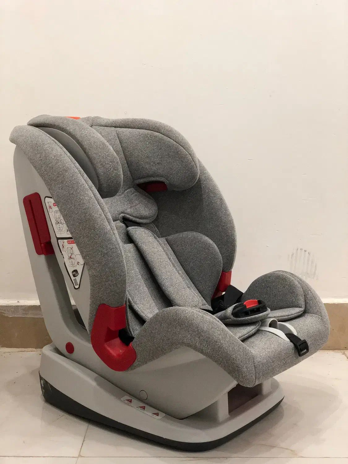 صندلی ماشین کودک|تخت و صندلی بچه|صدرا-فارس, فاز ۱|دیوار