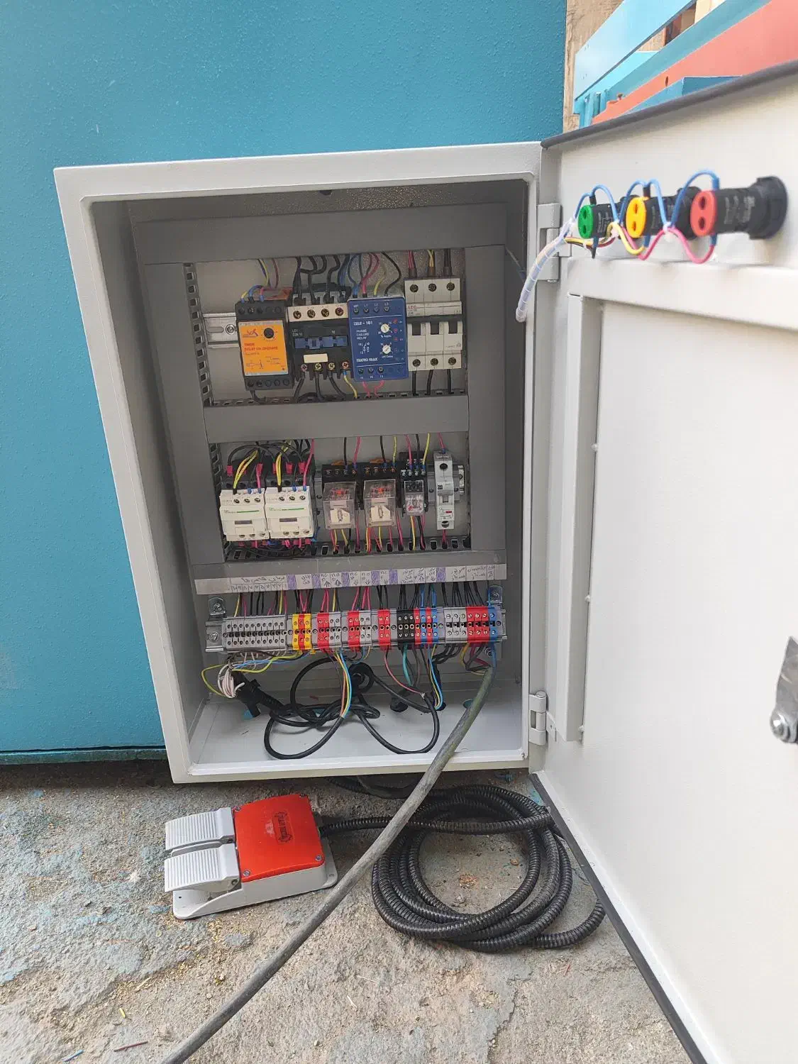 گیوتین قیچی۲/۵۰خم کن هیدرولیک|ماشینآلات صنعتی|اسلامشهر, شاطره|دیوار