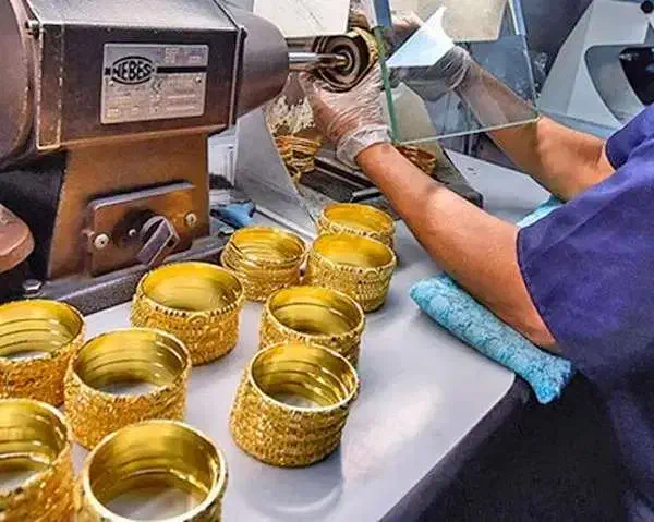 کار با طلا و جواهر در کارگاه ما|استخدام صنعتی، فنی، مهندسی|گلوگاه بابل (گلیا), |دیوار