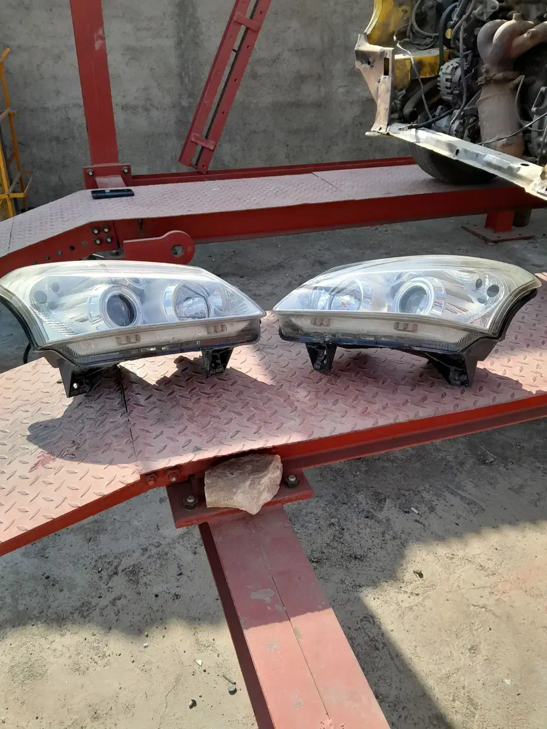 چراغ و سپر mvm 550 صادراتی و چراغ جلو کوییک|قطعات یدکی و لوازم جانبی|تهران, شهرک آسمان|دیوار