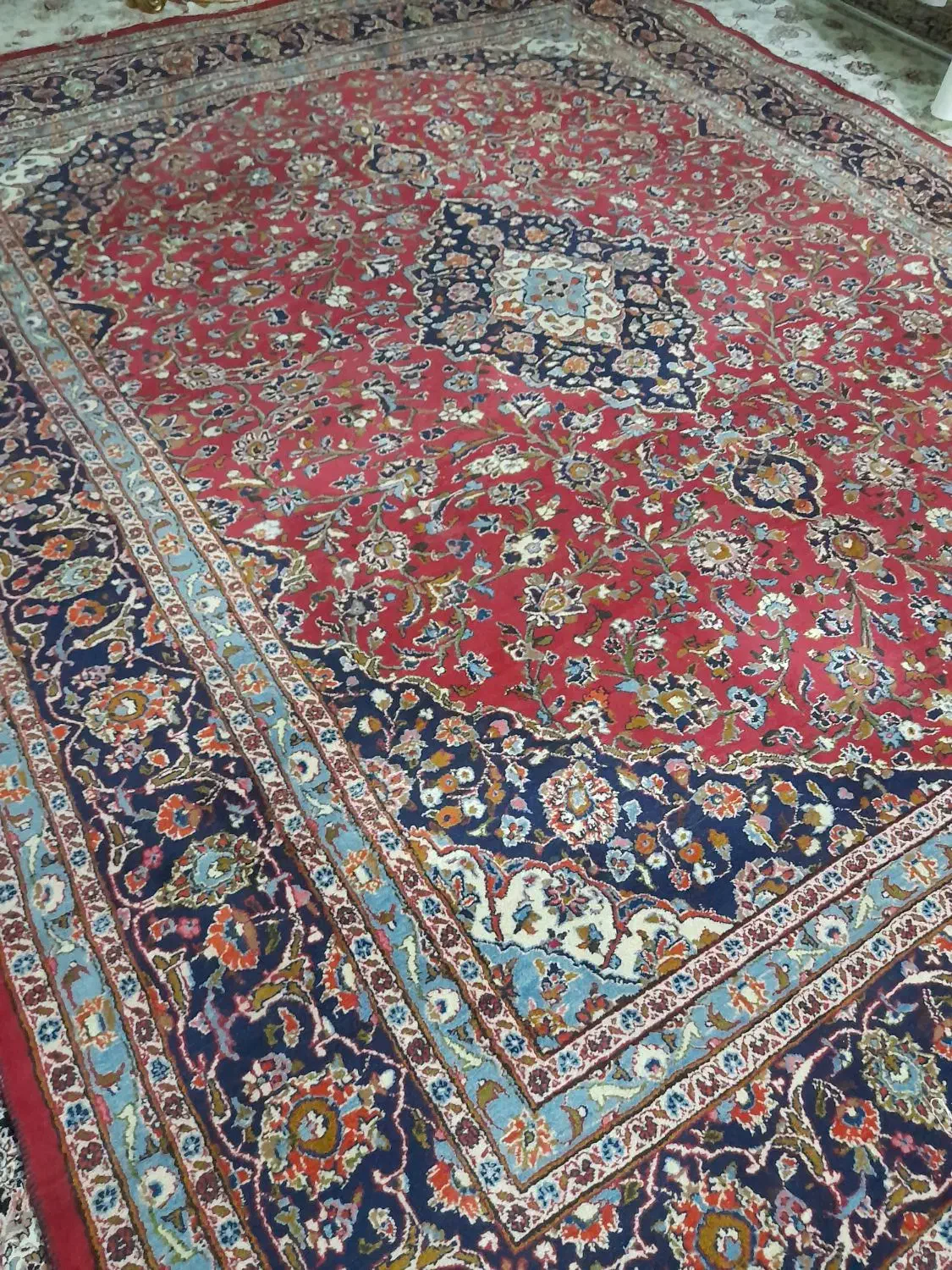 چندین مدل فرش، دستباف و ماشینی به علت تغییر سبک|فرش|مشهد, وکیل‌آباد|دیوار