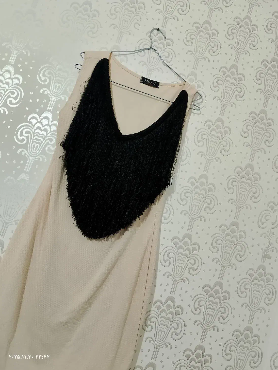 مانتو و لباس مجلسی|لباس|خوی, |دیوار