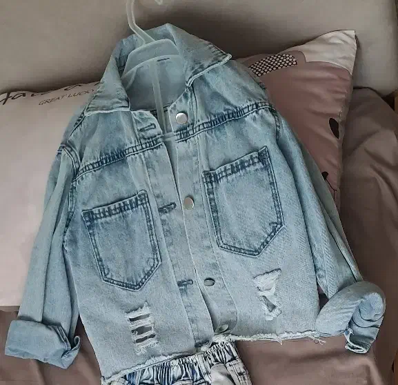 کت و شلوار جین سایز ۷۵ و هودی و شلوار و ..|کفش و لباس بچه|تهران, مسعودیه|دیوار