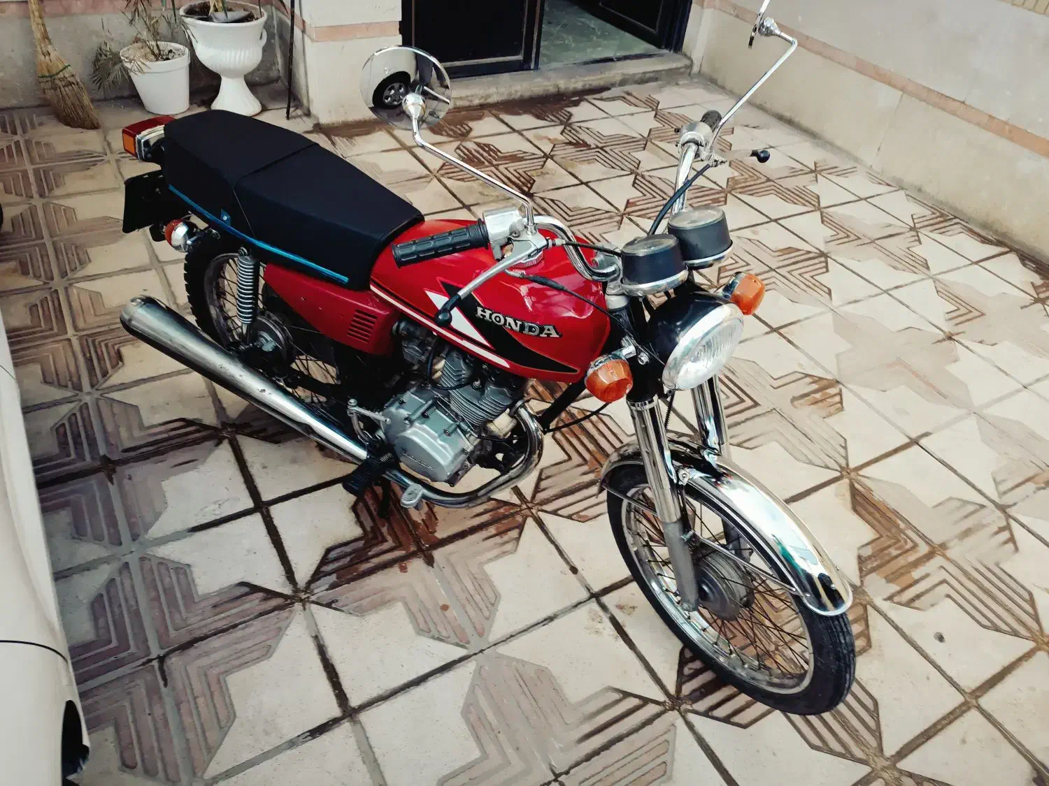 سی جی ژاپن|موتورسیکلت|شیراز, قدوسی غربی|دیوار