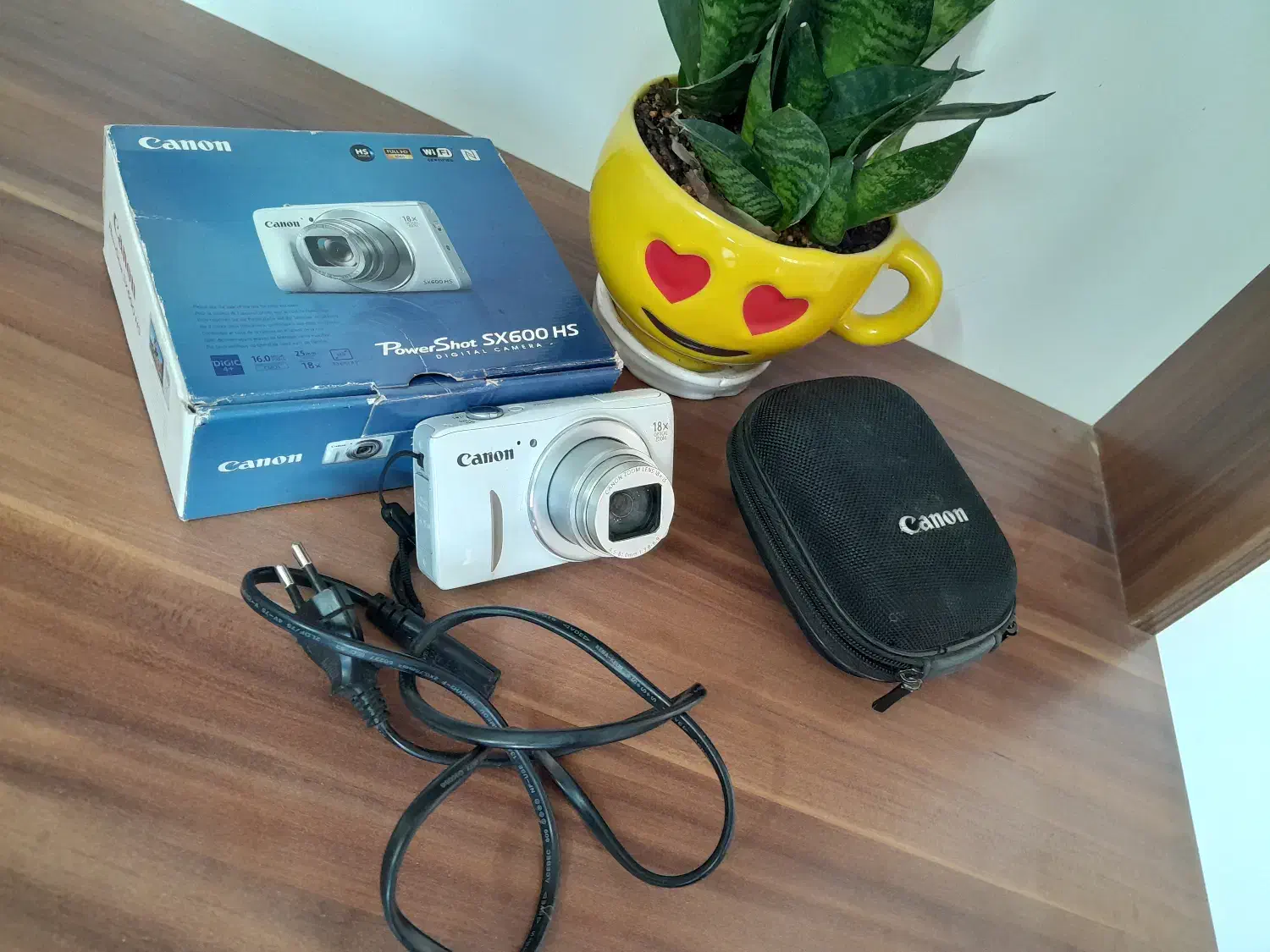 دوربین عکاسی فیلمبرداری Canon کاملا سالم|دوربین عکاسی و فیلمبرداری|مشهد, زیبا شهر|دیوار