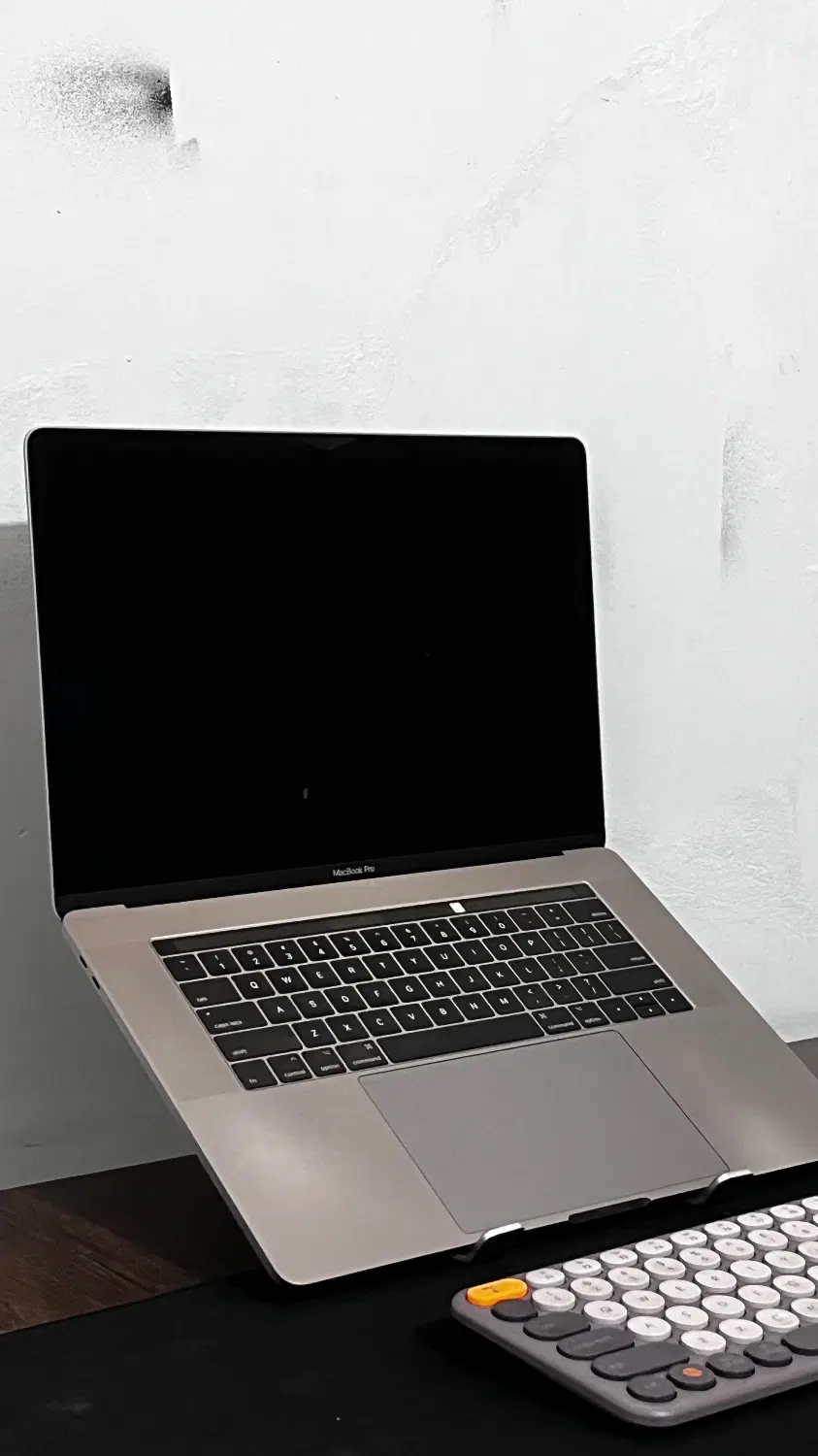MacBook pro 2017|رایانه همراه|صدرا-فارس, فاز ۱|دیوار