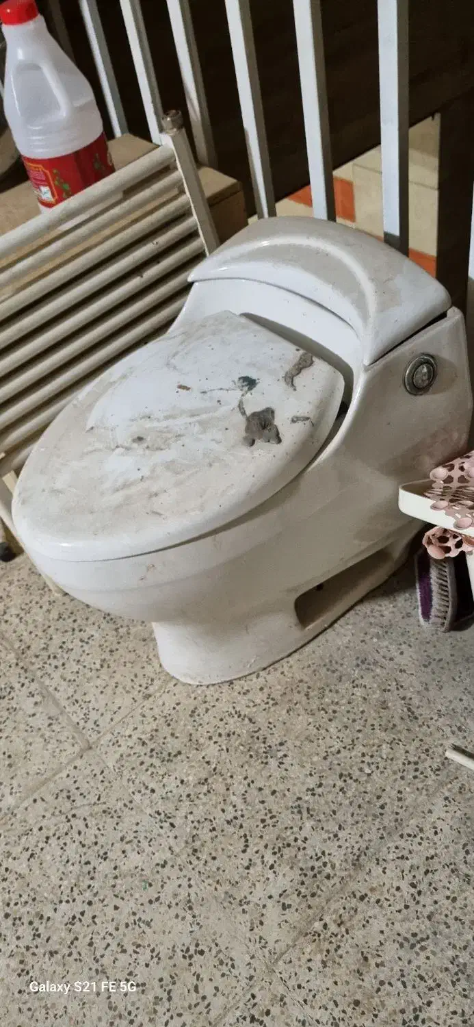 توالت فرنگی و روشویی سنگی|لوازم سرویس بهداشتی|مشکین‌دشت, |دیوار