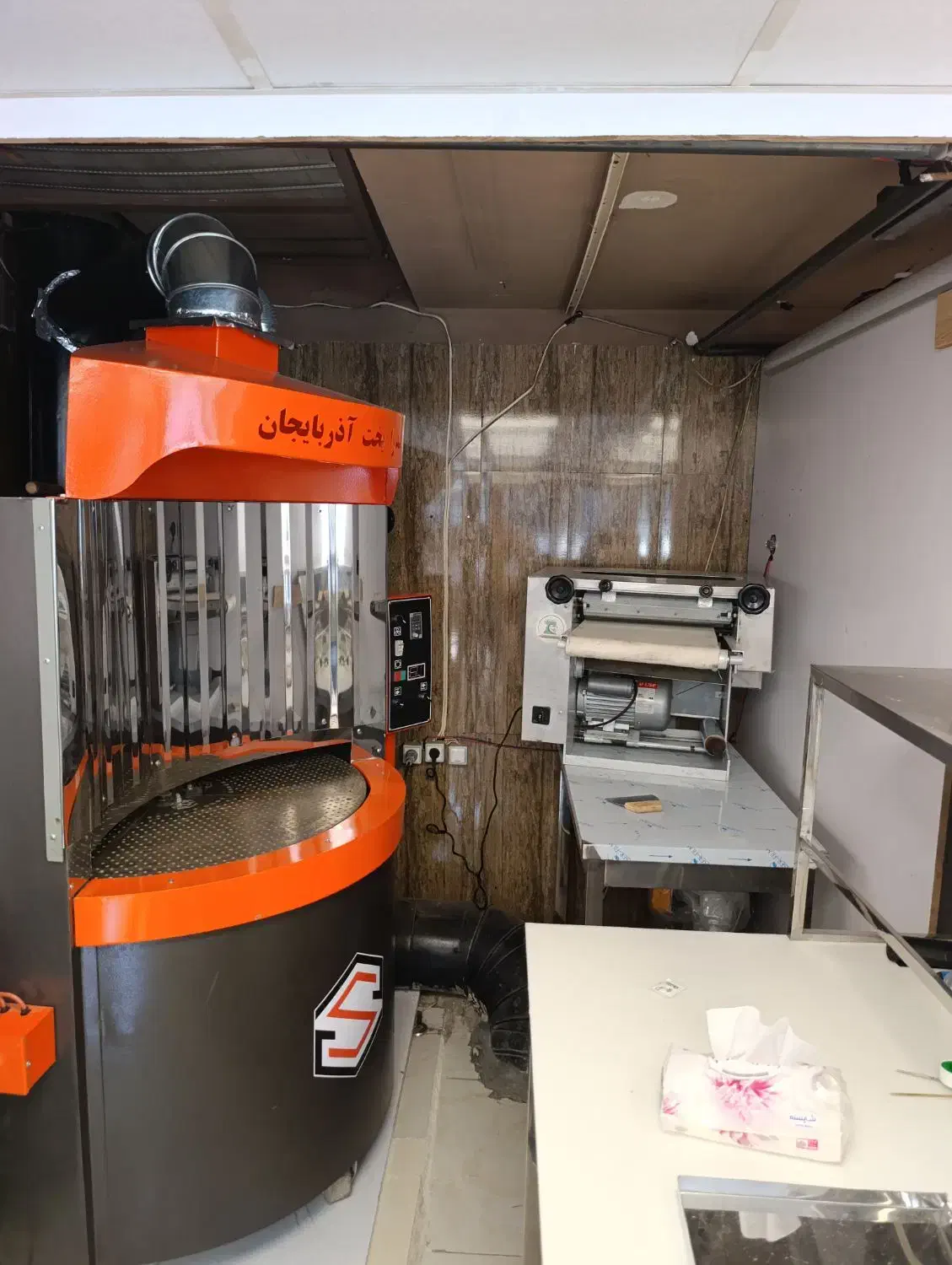 تنورگردان نان داغ کباب داغ با تمام لوازم|کافی‌شاپ و رستوران|تهران, شهرک دریا|دیوار