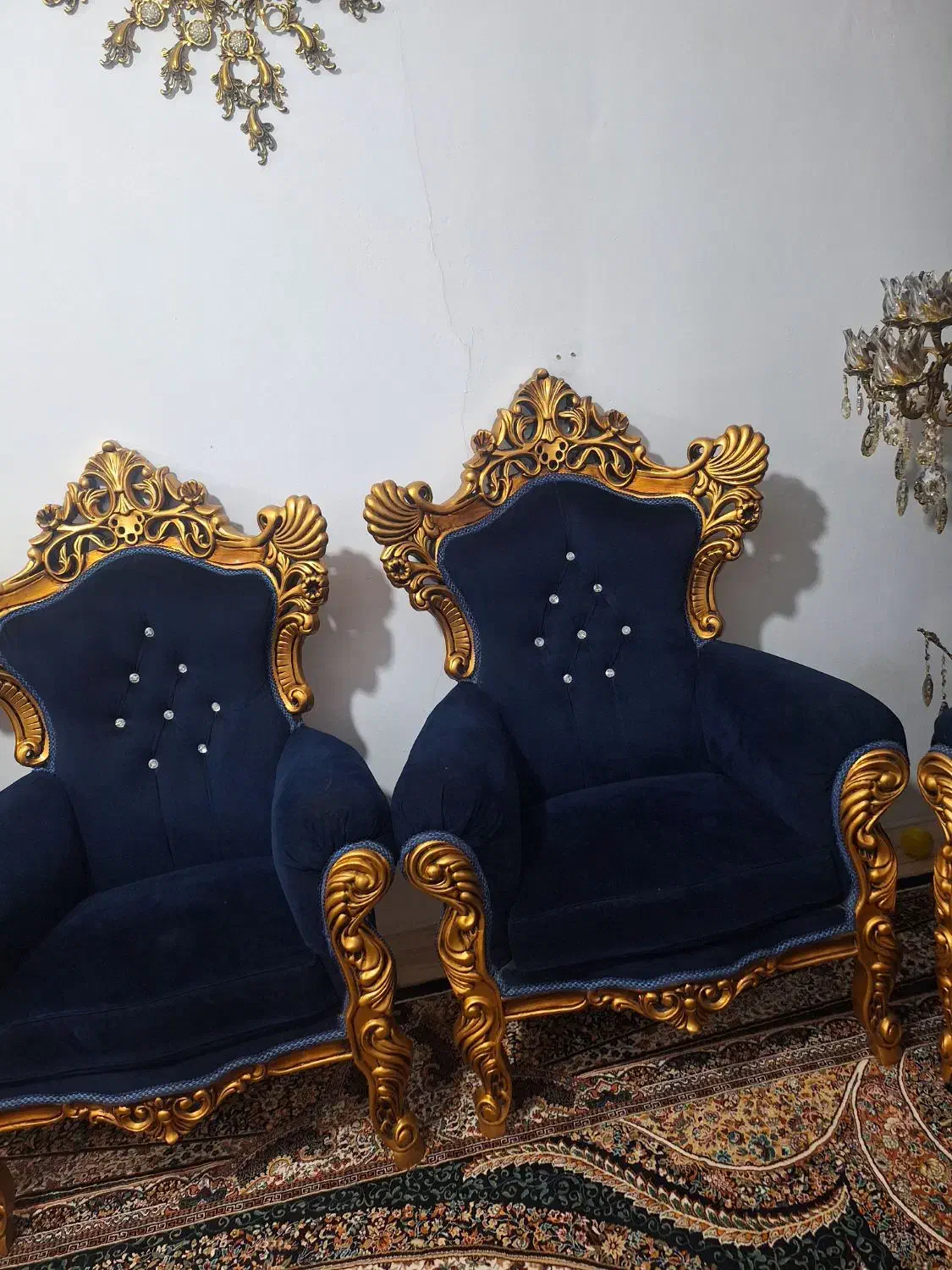 مبل سلطنتی ۹ نفره سالم|مبلمان خانگی و میز عسلی|قم, چهل درخت|دیوار