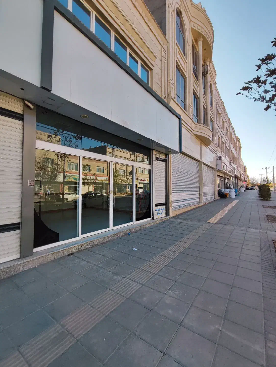 مغازه رهن و اجاره/ حاشیه خیابان 30 متری|اجارهٔ مغازه و غرفه|گلبهار, شهر جدید گلبهار|دیوار