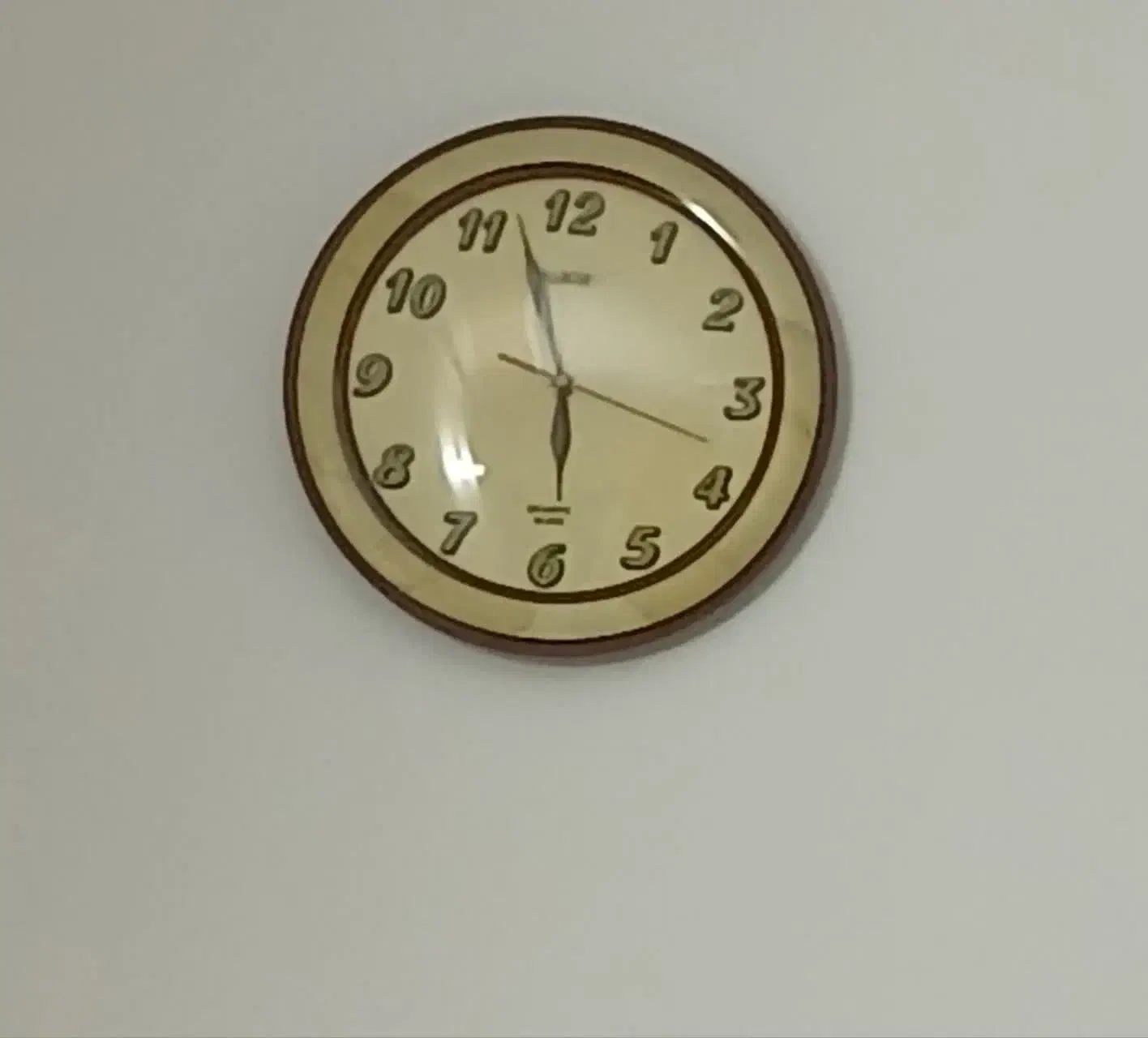 سه عدد ساعت دیواری در مدل های مختلف|ساعت دیواری و تزئینی|بروجرد, |دیوار