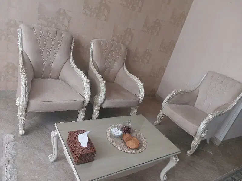 سرویس مبلمان ۷ نفره با میز ناهارخوری ۸ نفره|مبلمان خانگی و میز عسلی|تهران, مینی‌سیتی (شهرک نفت)|دیوار