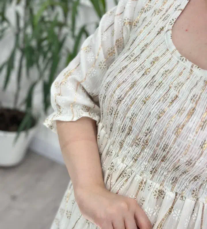 پیراهن|لباس|رشت, گلباغ نماز|دیوار