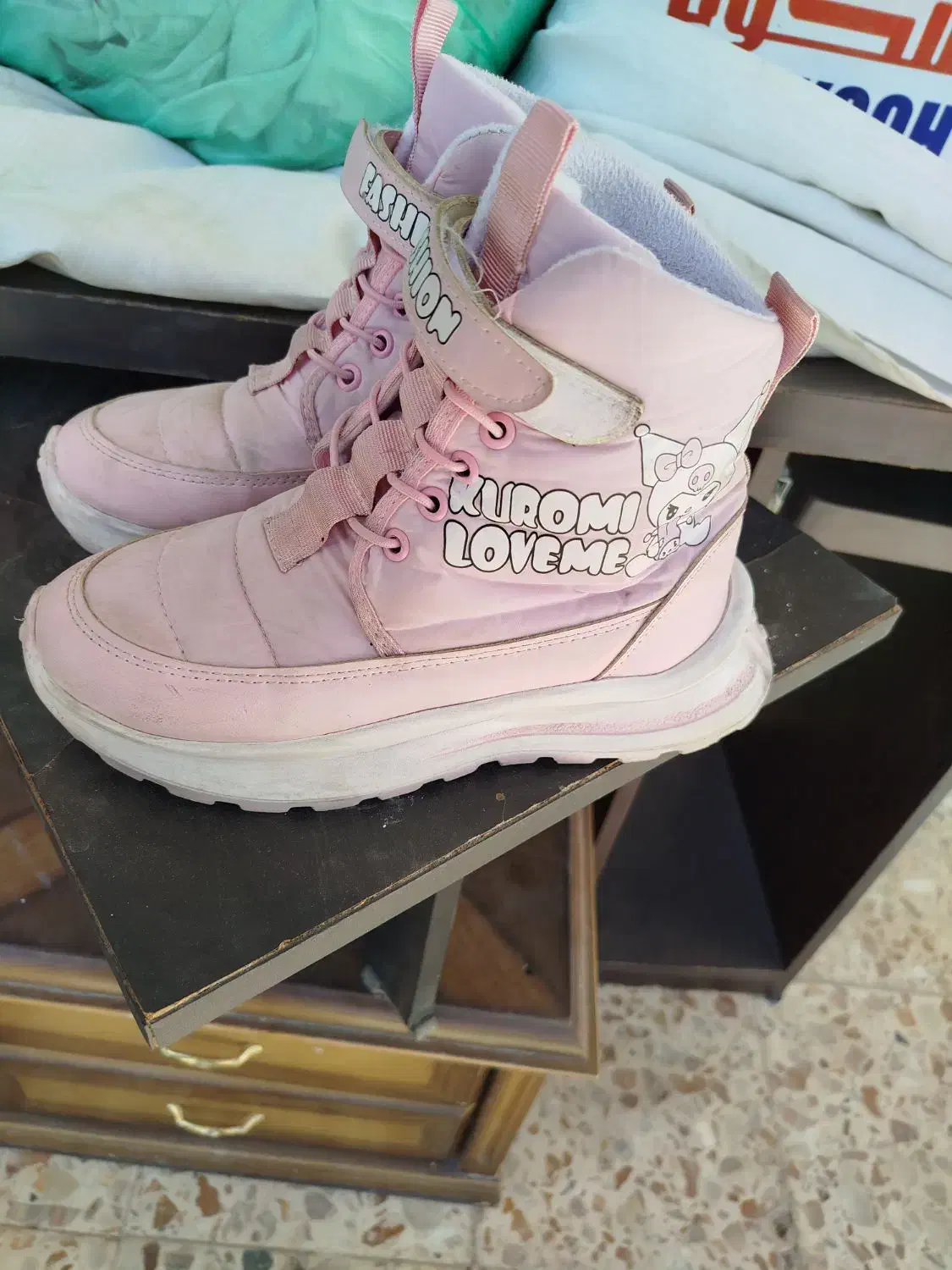 کفش|کیف، کفش، کمربند|گلپایگان, |دیوار