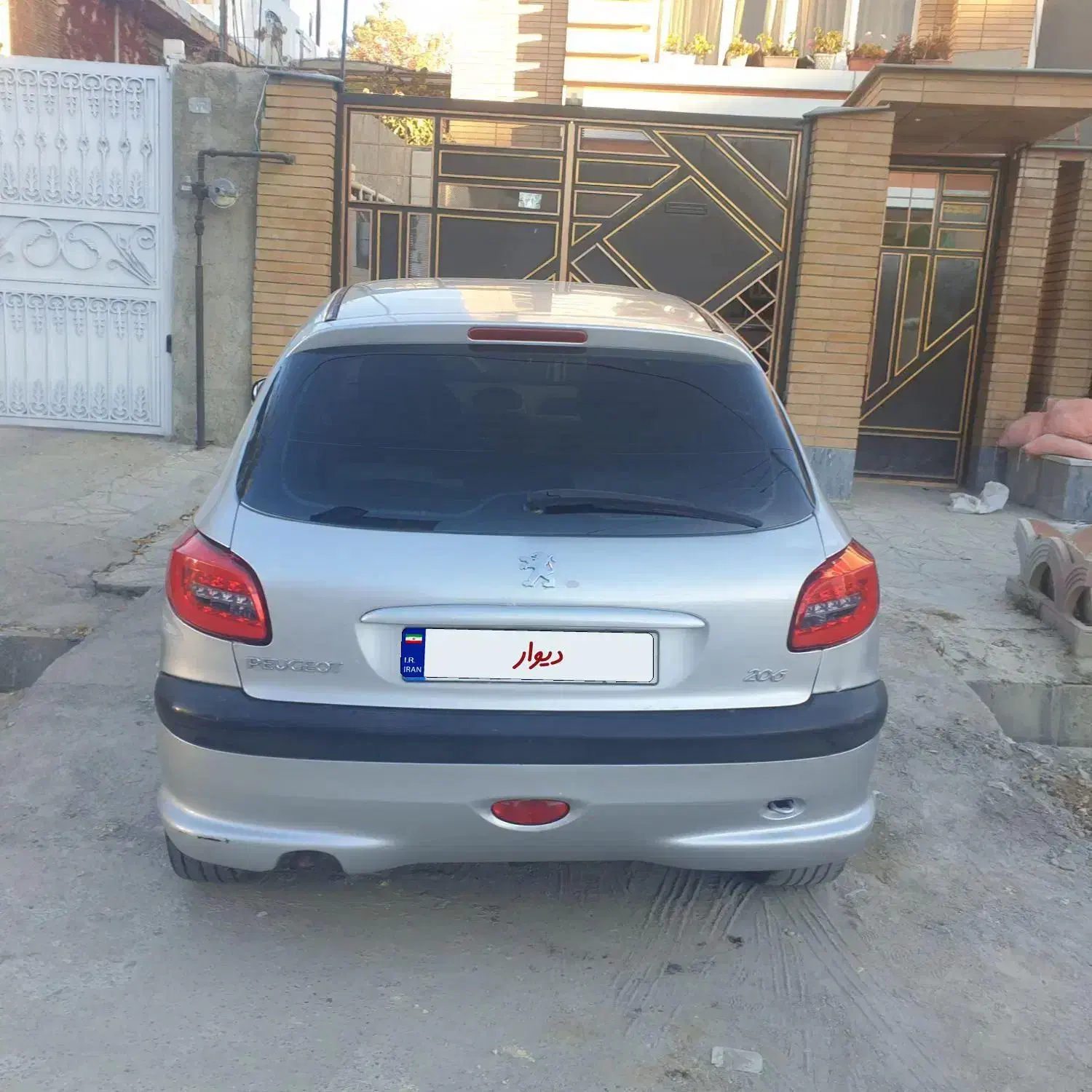 ماشین ۲۰۶ تمیز  بدون رنگ و آفتاب سوختگی مدل ۸۴|خودرو سواری و وانت|یاسوج, |دیوار