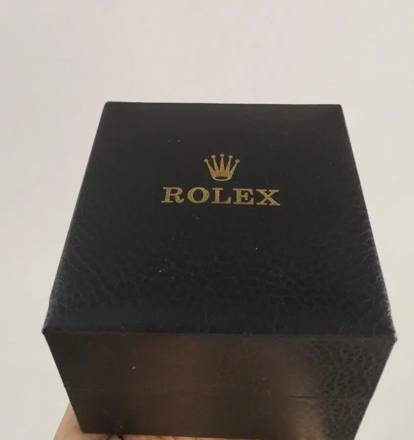 دو عدد جعبه ساعت مچی|ساعت|ازنا, |دیوار