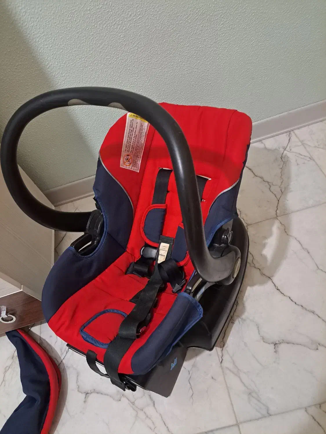 صندلی ماشین کودک و کیف|تخت و صندلی بچه|شاهینشهر, بانک استان|دیوار