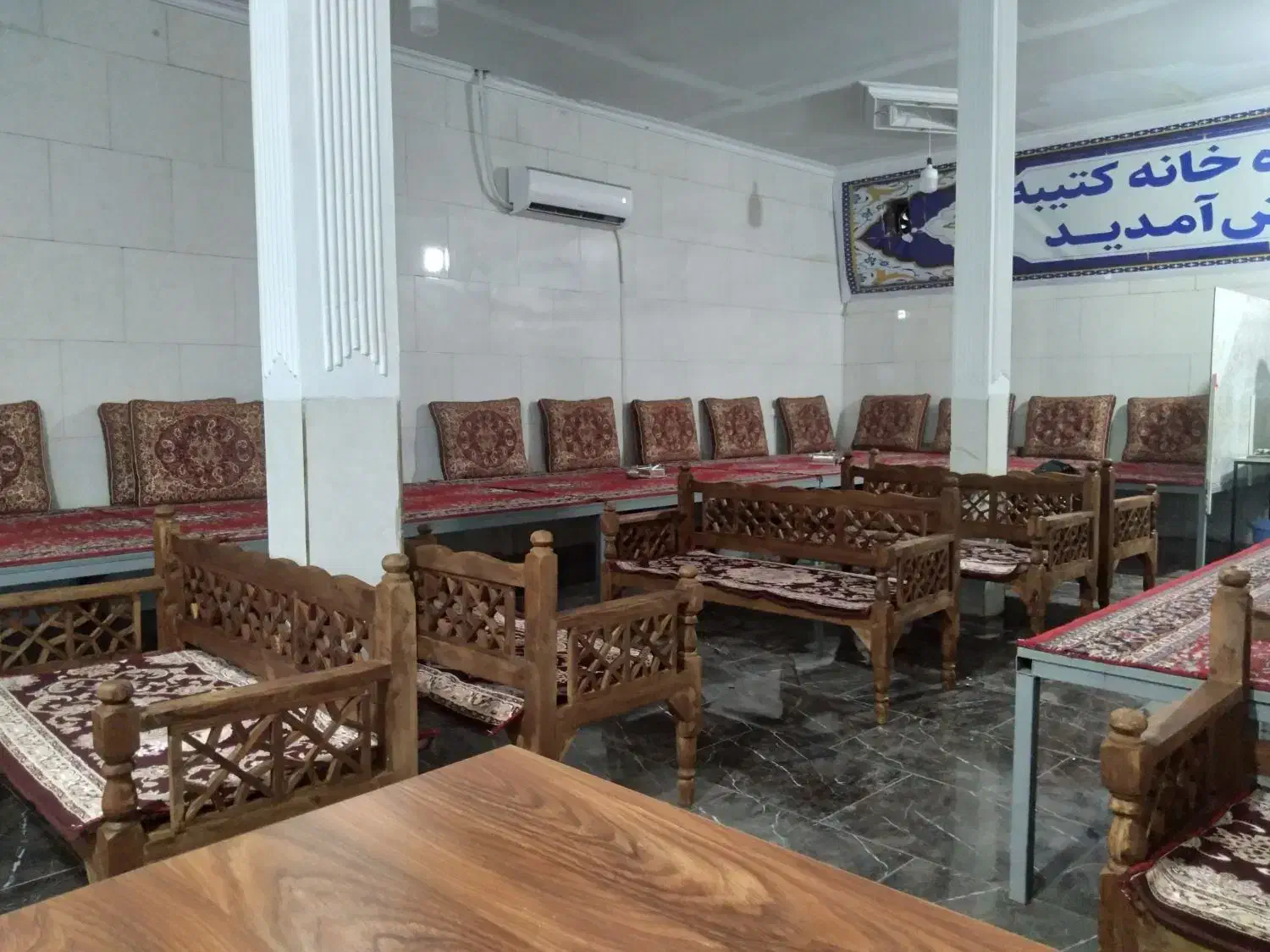 کارگر قهوه خانه(سریزن )در شهرری|استخدام خدمات فروشگاه و رستوران|ری, دیلمان|دیوار