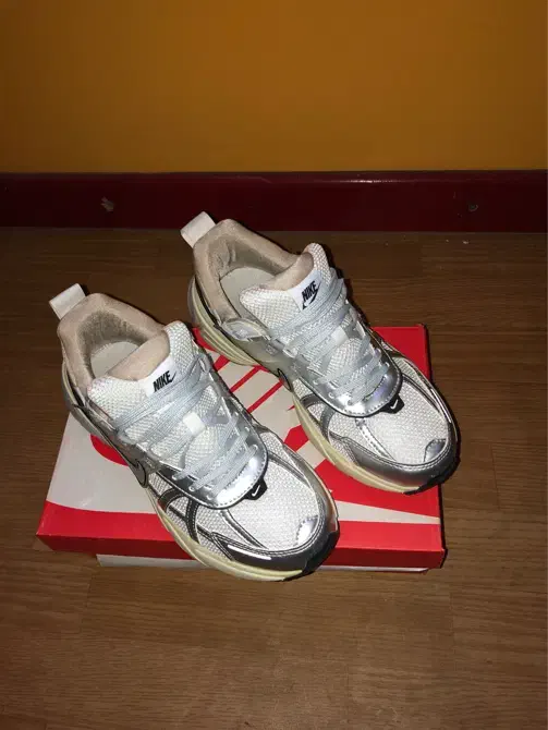 نایک وی تو کی (V2K) ویتنام|کیف، کفش، کمربند|تهران, تهرانسر مرکزی|دیوار