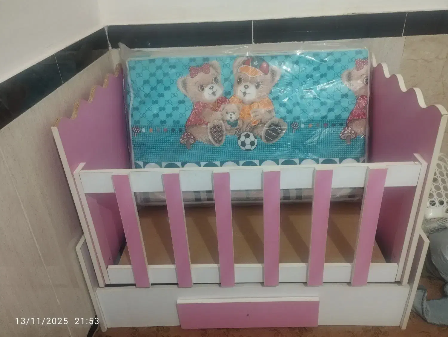 گهواره|تخت و سرویس خواب|خاو و میرآباد, |دیوار