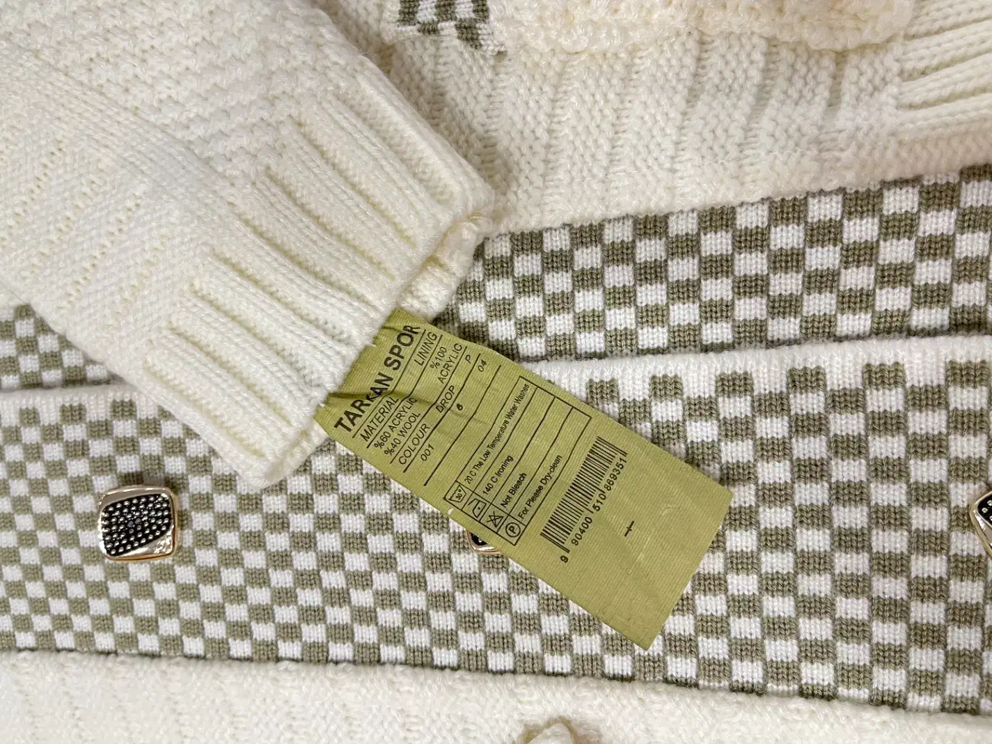 بافت گرم|لباس|نیشابور, تختی|دیوار