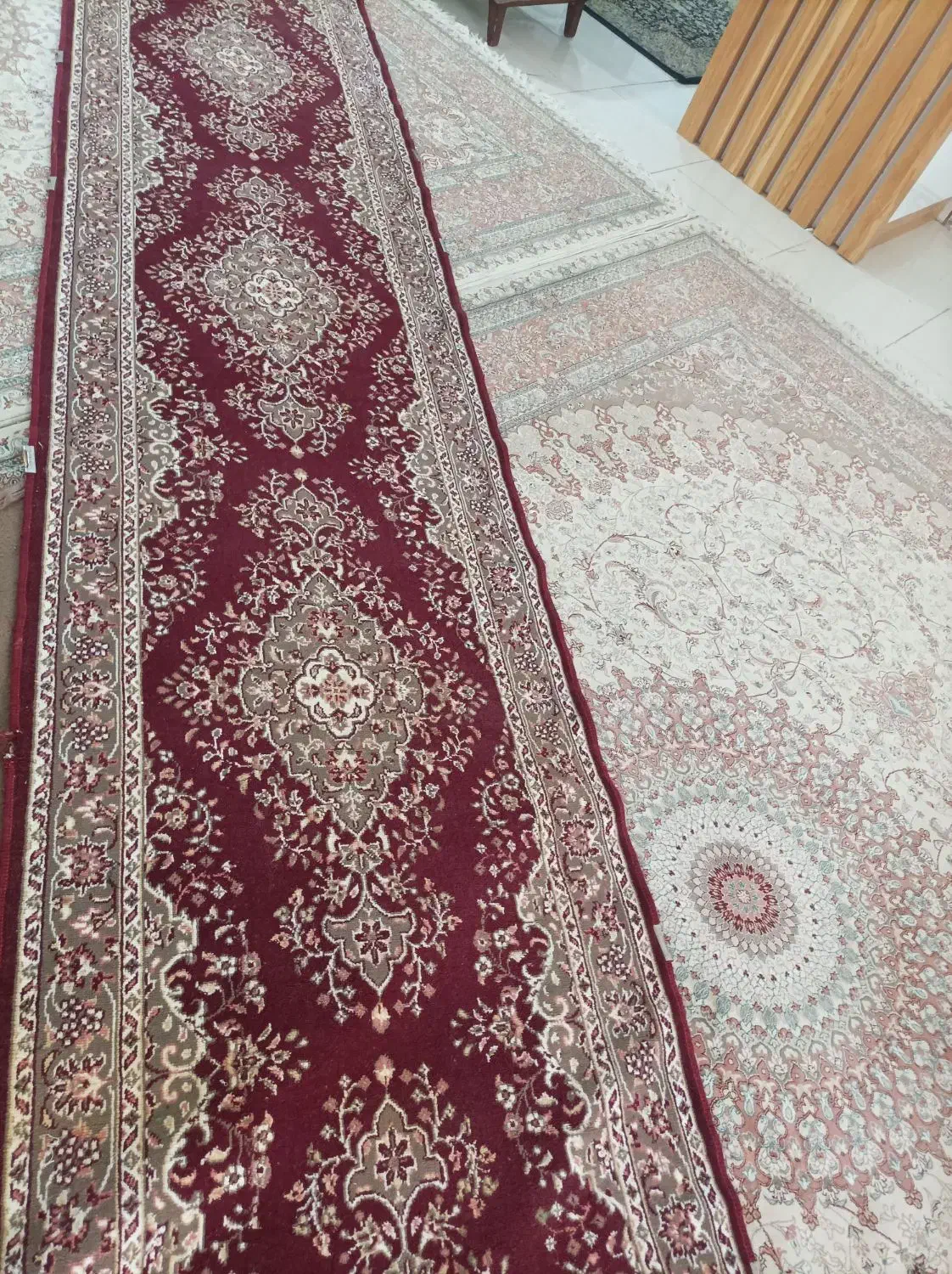 کناره ی فرش در حد نو|فرش|نورآباد, |دیوار