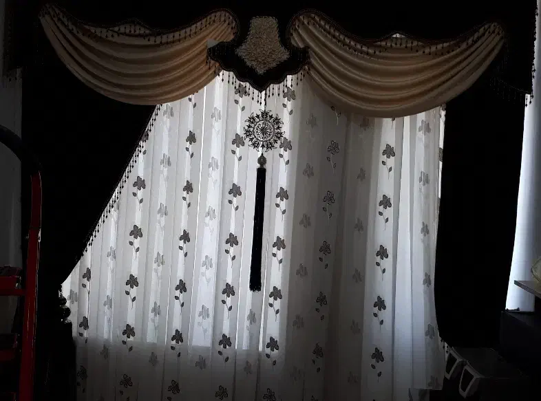 دو عدد پرده سه لایه پرده ساده و تور و سلطنتی کتیبه|پرده، رانر، رومیزی|شیراز, شهرک مطهری|دیوار