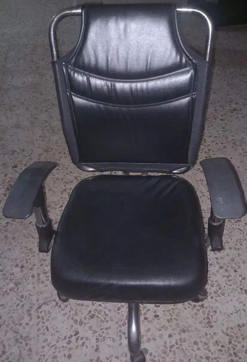 صندلی گردون|مبلمان اداری|قم, میدان نو|دیوار