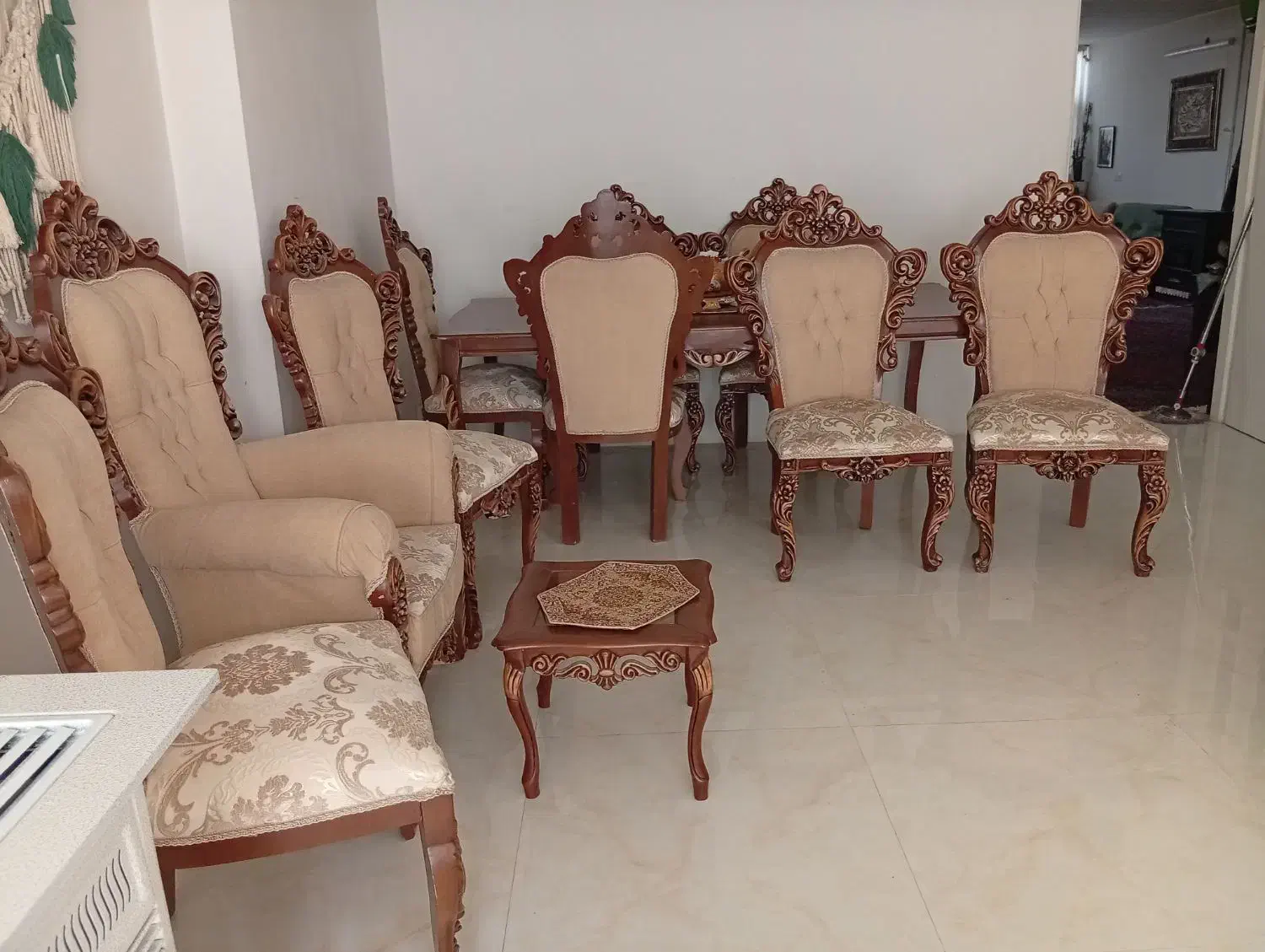 فروش مبل و نهار خوری سلطنتی در حد نو نو|مبلمان خانگی و میز عسلی|مشهد, شهید بهشتی|دیوار