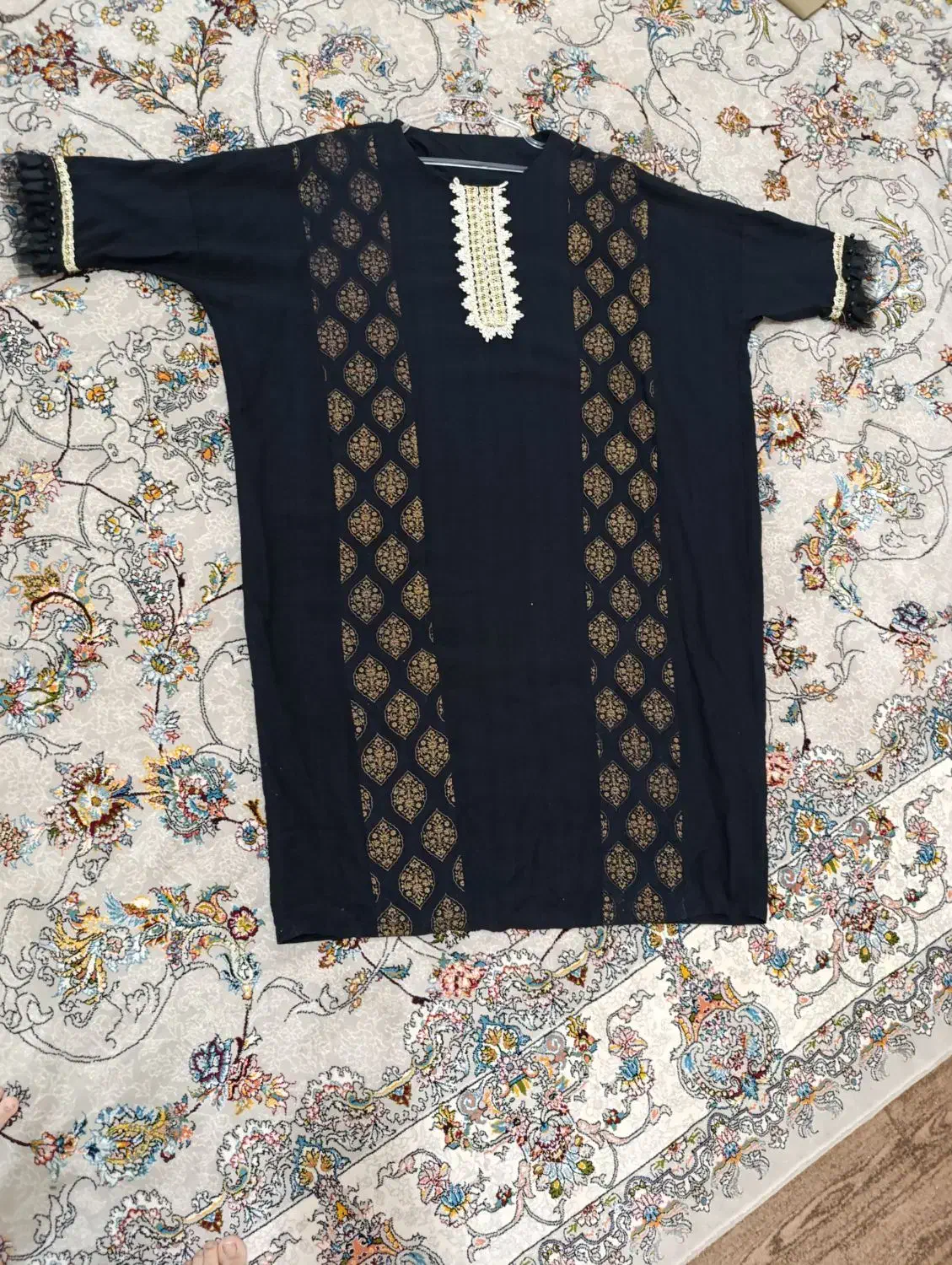 مانتو قواره بزرگ|لباس|تربت جام, زیباکنار|دیوار