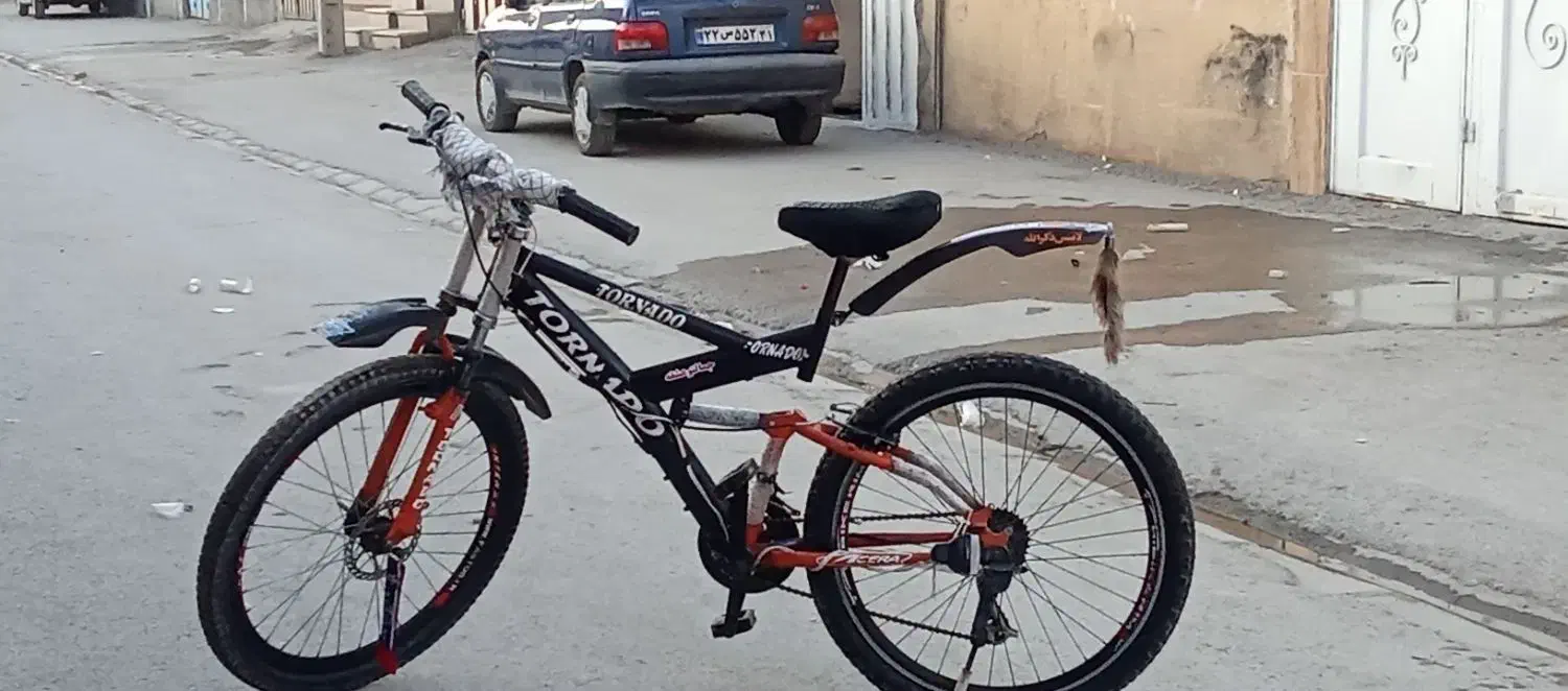 دوچرخه 26 تمیز و لوازمی|دوچرخه، اسکیت، اسکوتر|خرم‌آباد, |دیوار
