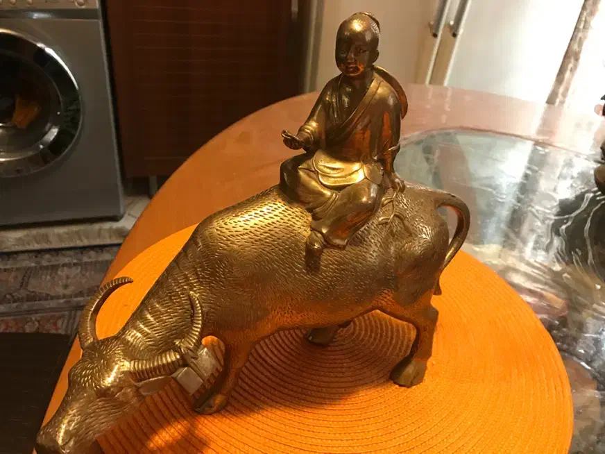 مجسمه برنزی بودا کتاب بدست گاوسوار|مجسمه، تندیس، ماکت|تهران, مجیدیه|دیوار