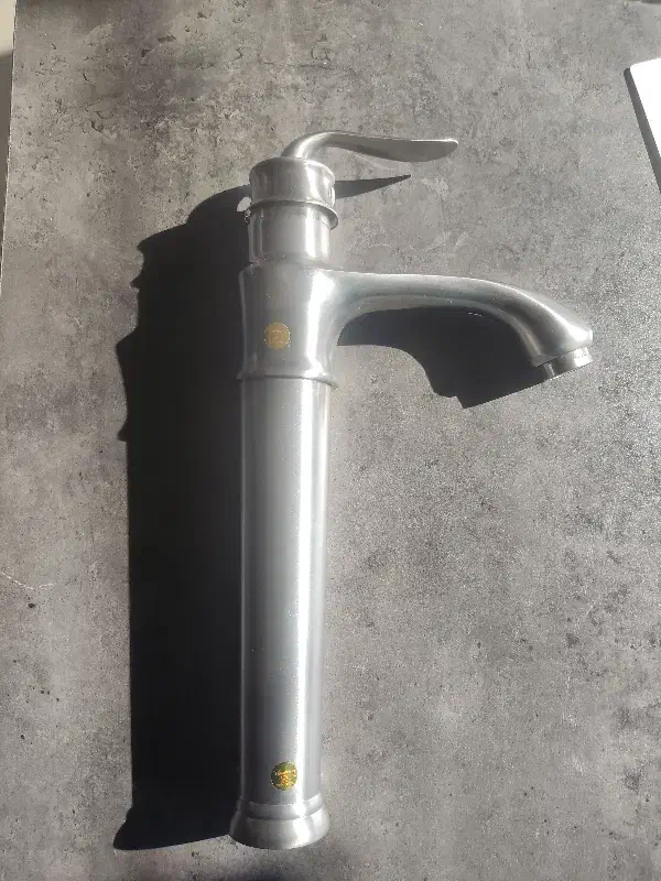 شیر روشویی پایه بلند|لوازم سرویس بهداشتی|قزوین, |دیوار