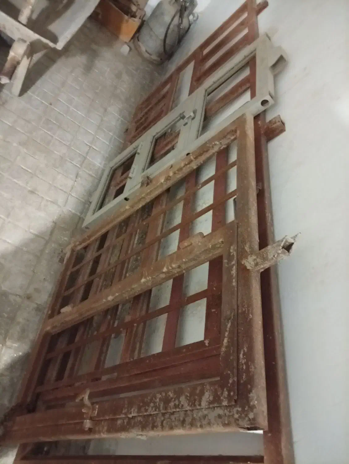 درب پنچره|مصالح و تجهیزات ساختمان|اردکان, |دیوار