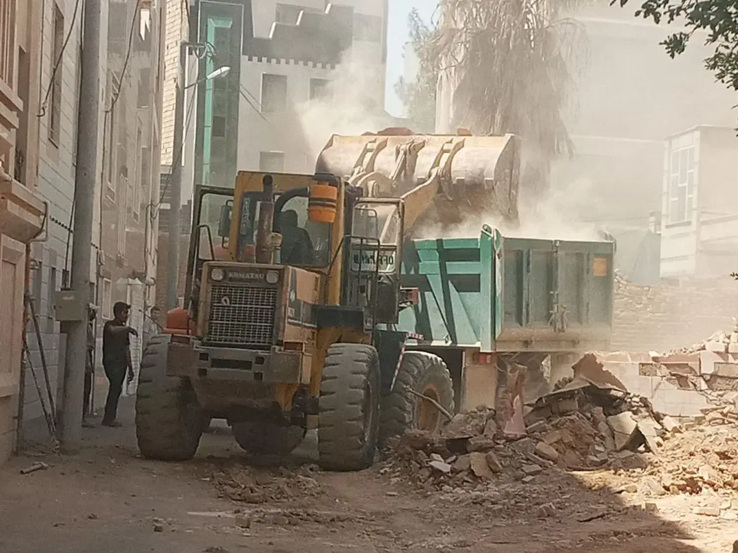 لودر کوماتسو ۳۲۰ خط ۱|خودرو سنگین|سمنان, |دیوار