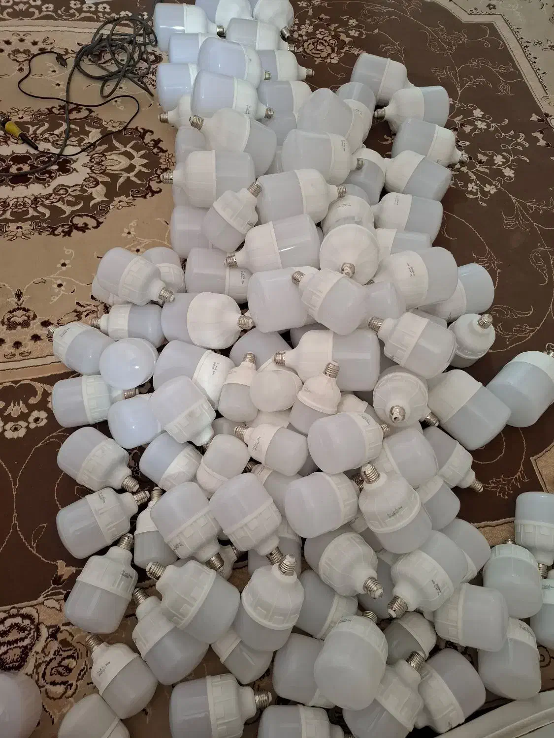 لامپ ال ای دی کم مصرف با یک سال ضمانت معتبر|لامپ و چراغ|زابل, |دیوار