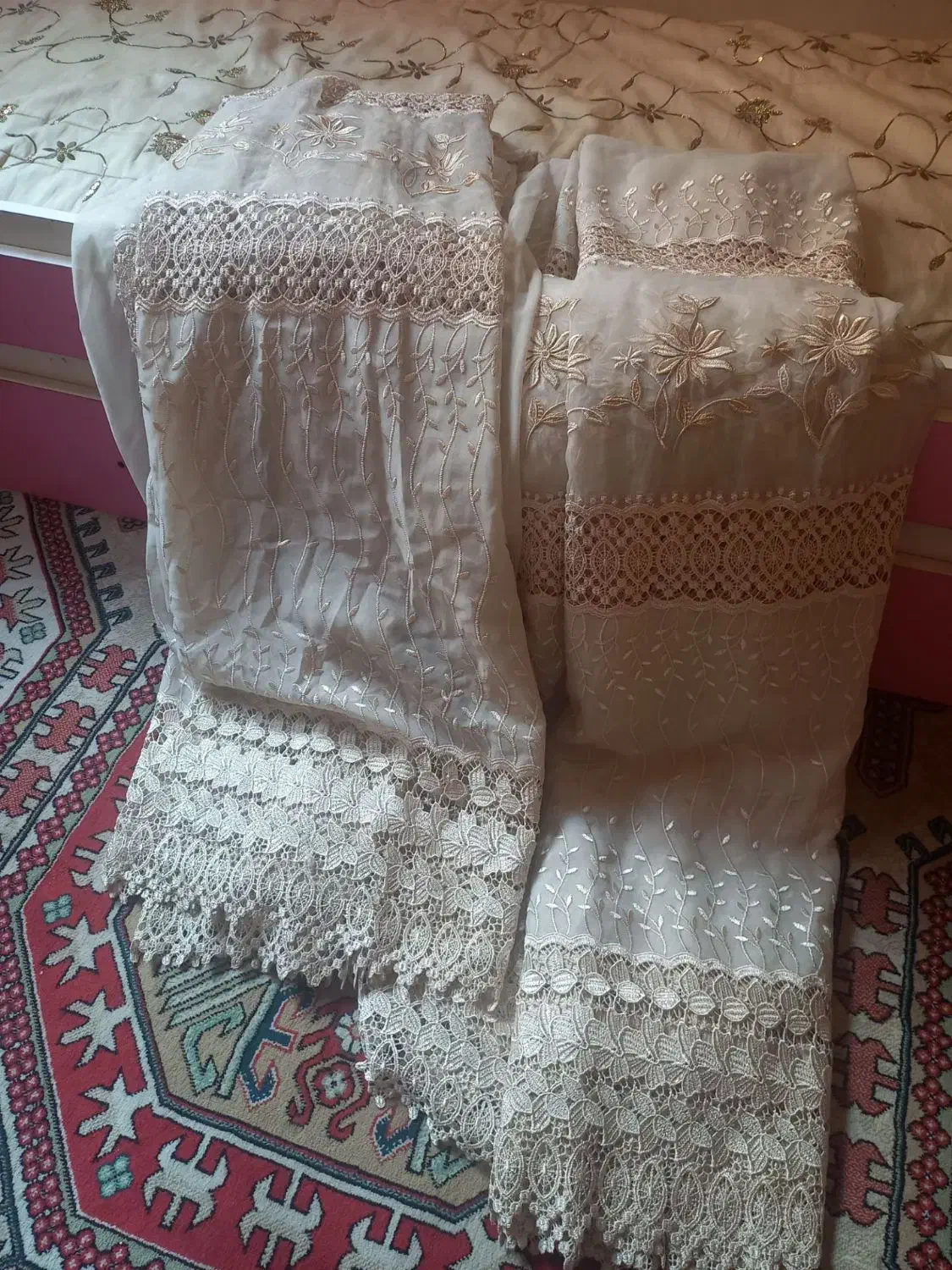 دو تا پرده|پرده، رانر، رومیزی|شاهینشهر, مسکن مهر|دیوار