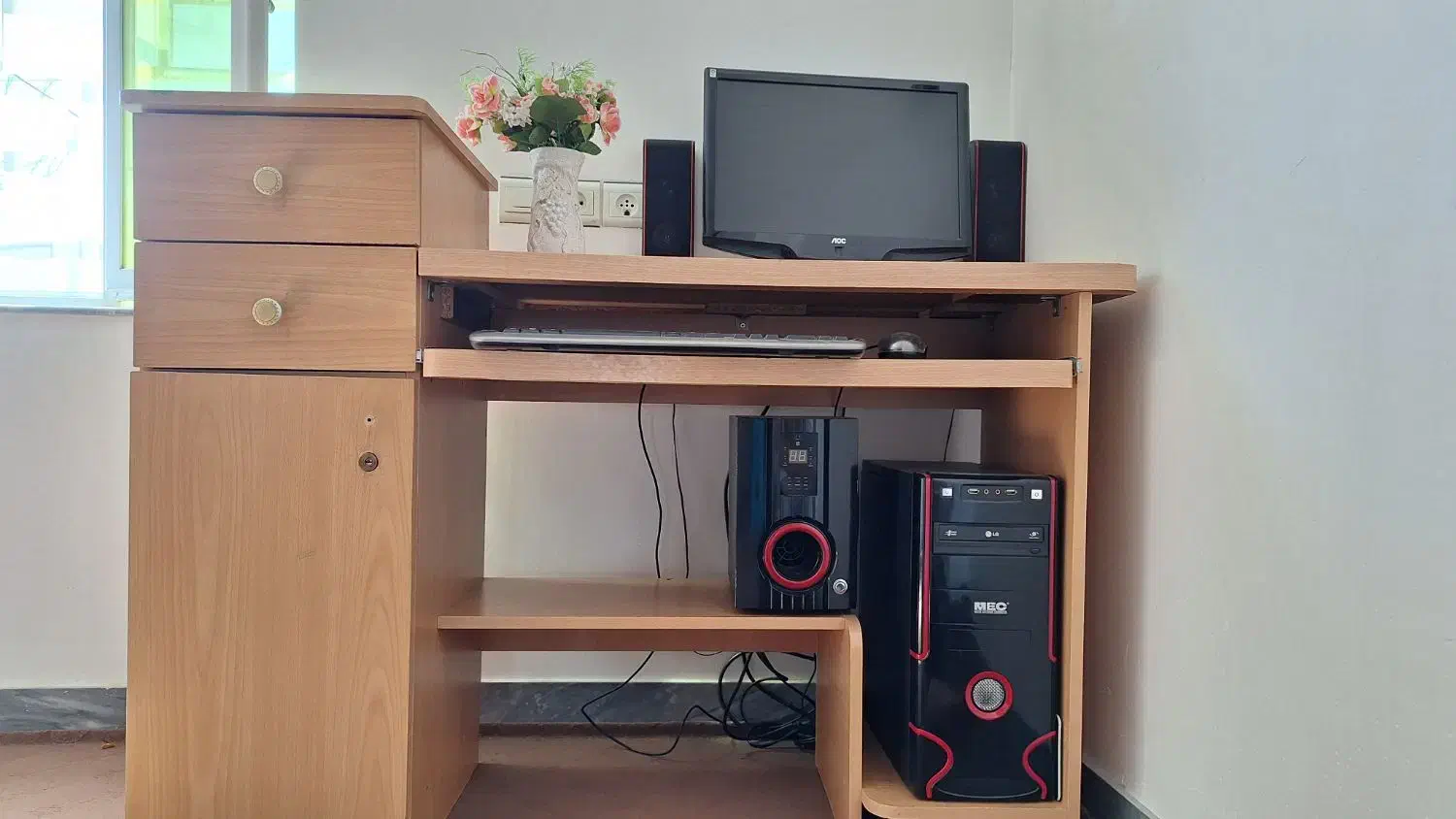 کامپیوتر|رایانه رومیزی|گنبد کاووس, |دیوار