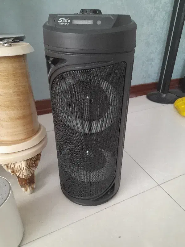 اسپیکر بلوتوث شارژی با میکروفن|پخش‌کننده همراه|کرج, شهرک نهال و بذر|دیوار