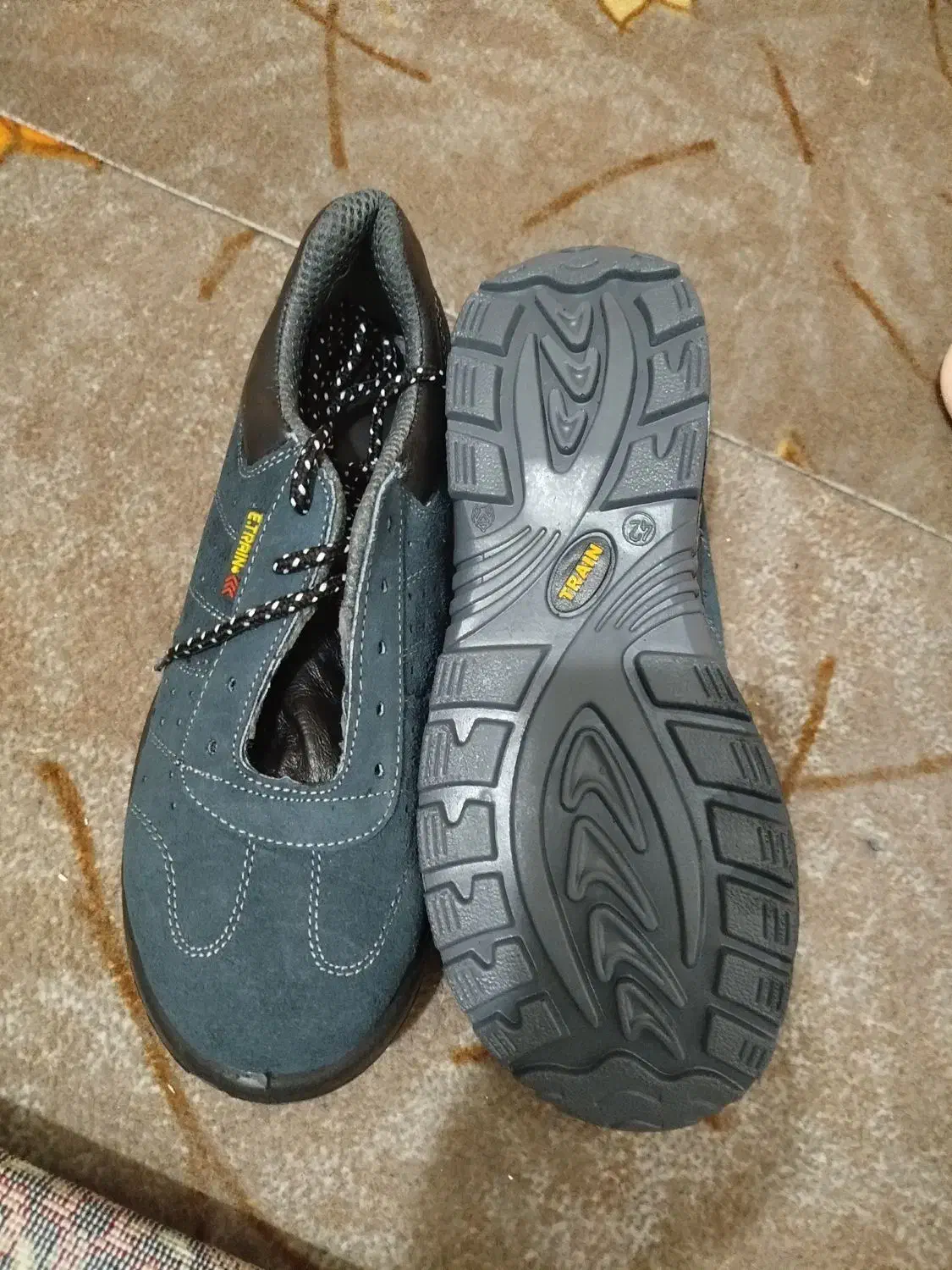 کفش کار سایز ۴۲ و 43|کیف، کفش، کمربند|مشکین‌دشت, |دیوار