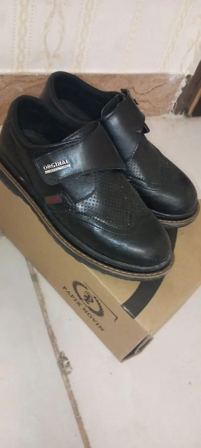 کفش پسرانه|کفش و لباس بچه|رشت, جهاد|دیوار