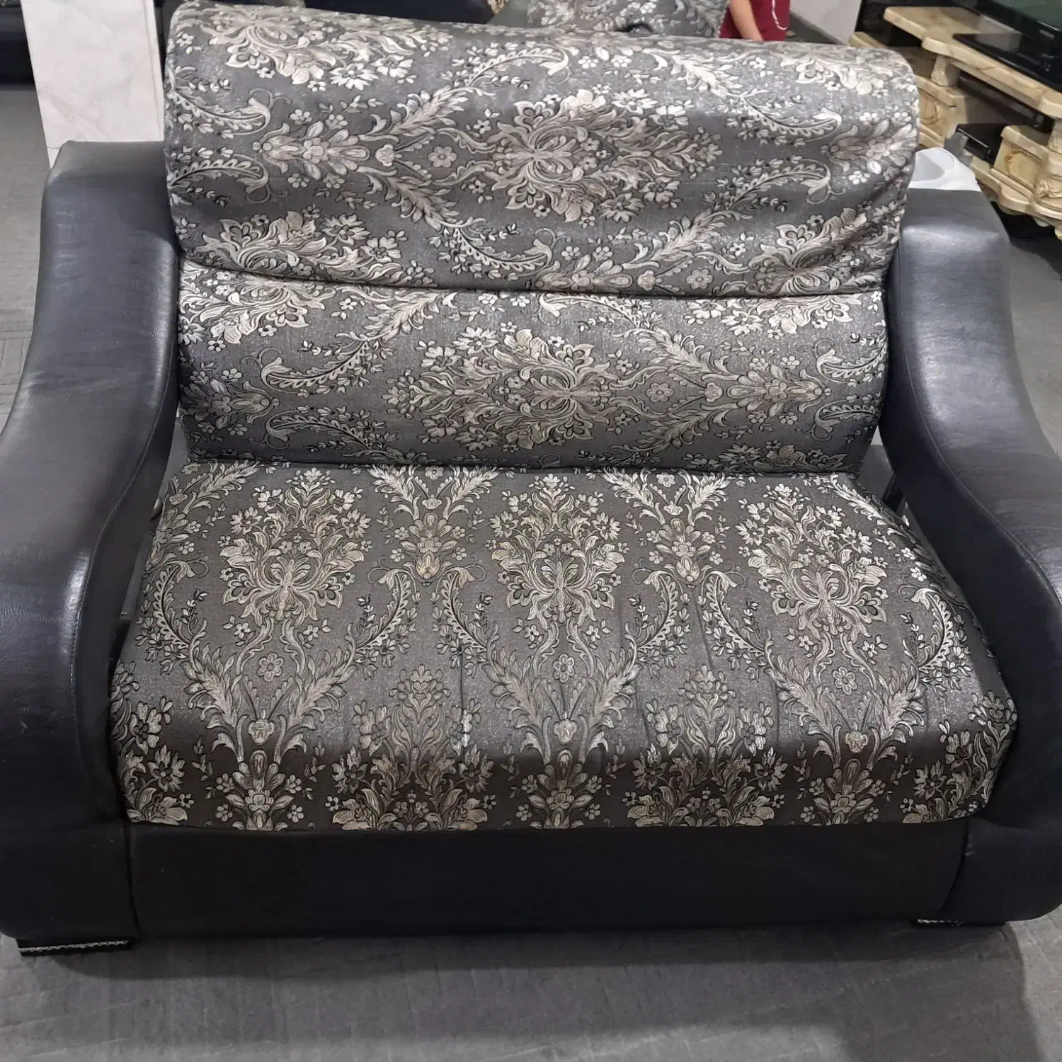 مبل راحتی|مبلمان خانگی و میز عسلی|بهار, |دیوار