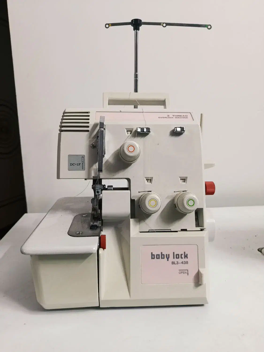 سه نخ|چرخ خیاطی و ریسندگی|یزد, |دیوار