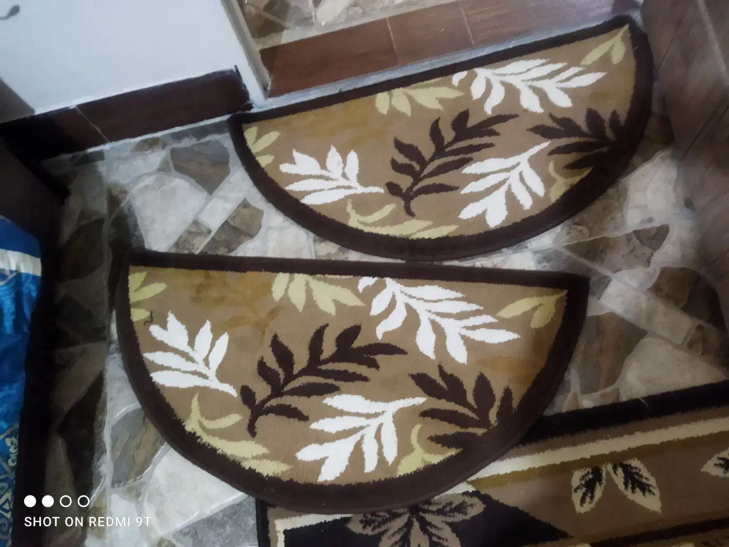 چند عدد گلیم|گلیم، جاجیم، گبه|بروجرد, |دیوار