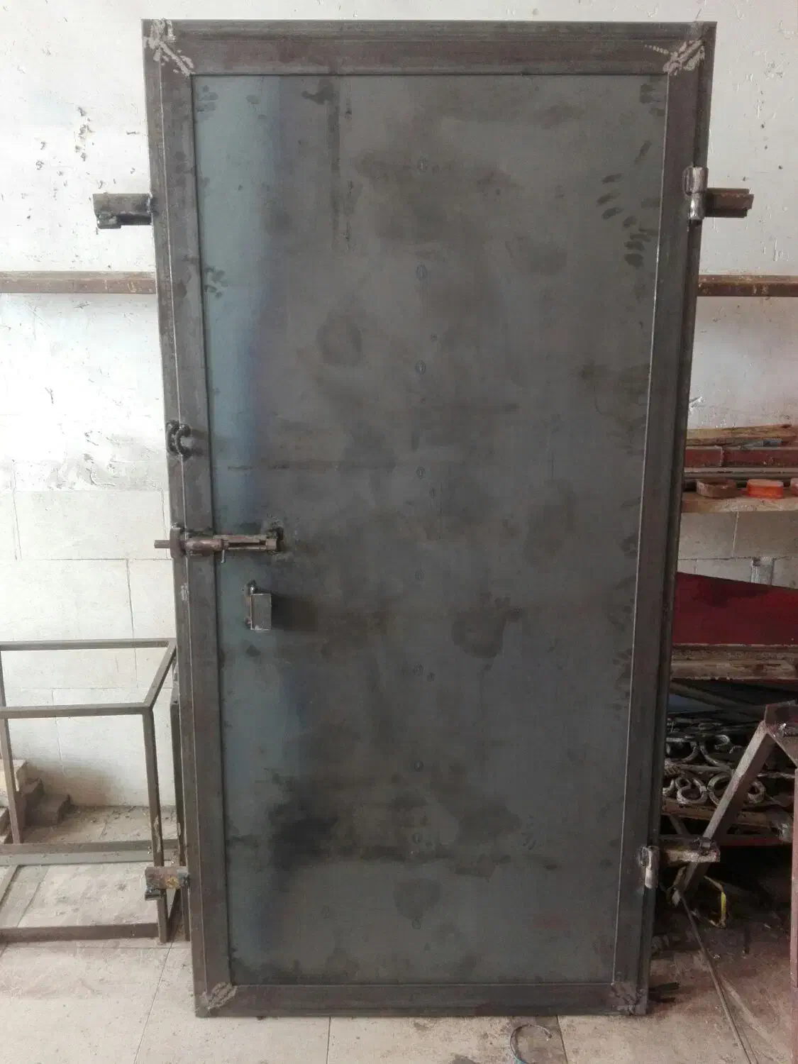 نقاشی ساختمان و درب و پنجره. جوشکاری|خدمات پیشه و مهارت|رشت, حومه رشت|دیوار